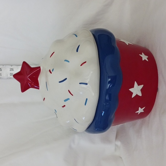 Americana Cupcake-shaped Cookie Jar - Picture 3 of 6